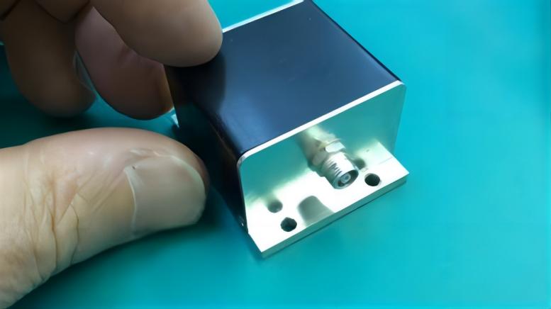 800nm-Free-Space-acousto-optic-frequency-shifter